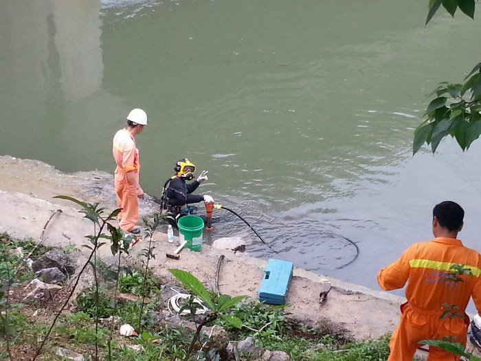 水下风镐破碎